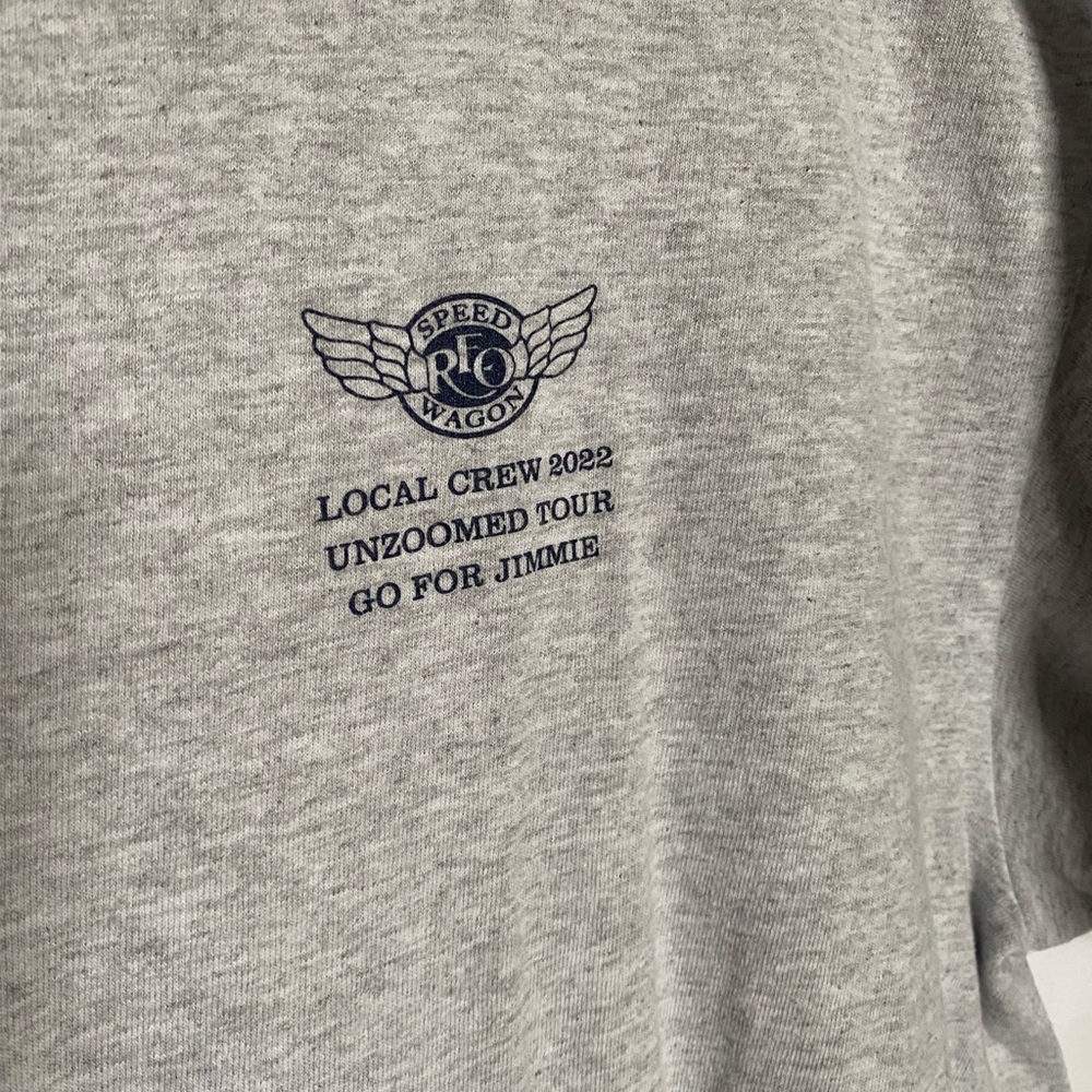 XL T shirt REOspeedwagon 2022 official tour merchandise.